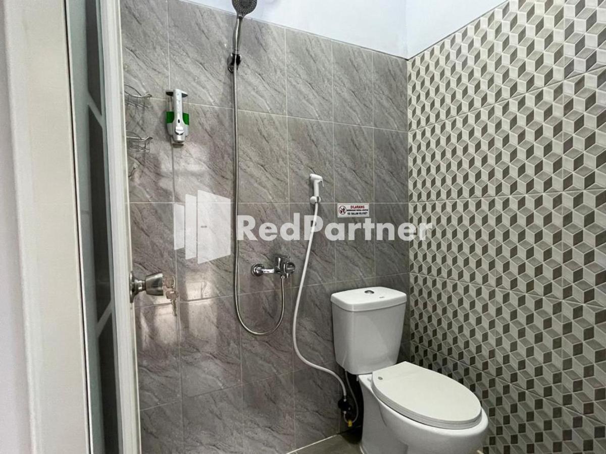 N3 Syariah Near Stasiun Tegal Mitra Reddoorz Hotel Екстериор снимка